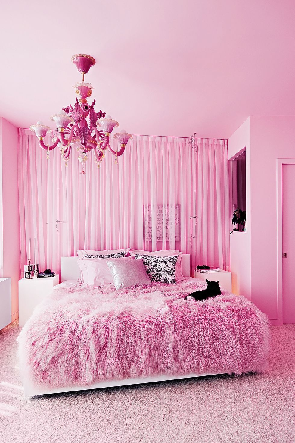 Pink room. Розовая спальня. Спальня в розовом цвете. Спальня в розовых тонах. Розовая комната для девочки.