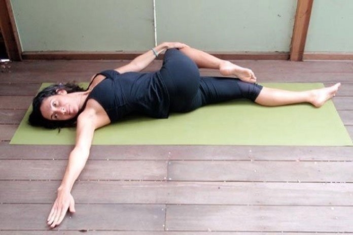 Йога для спины: 8 упражнений, с которыми вы навсегда забудете о болях в спине - фото №4