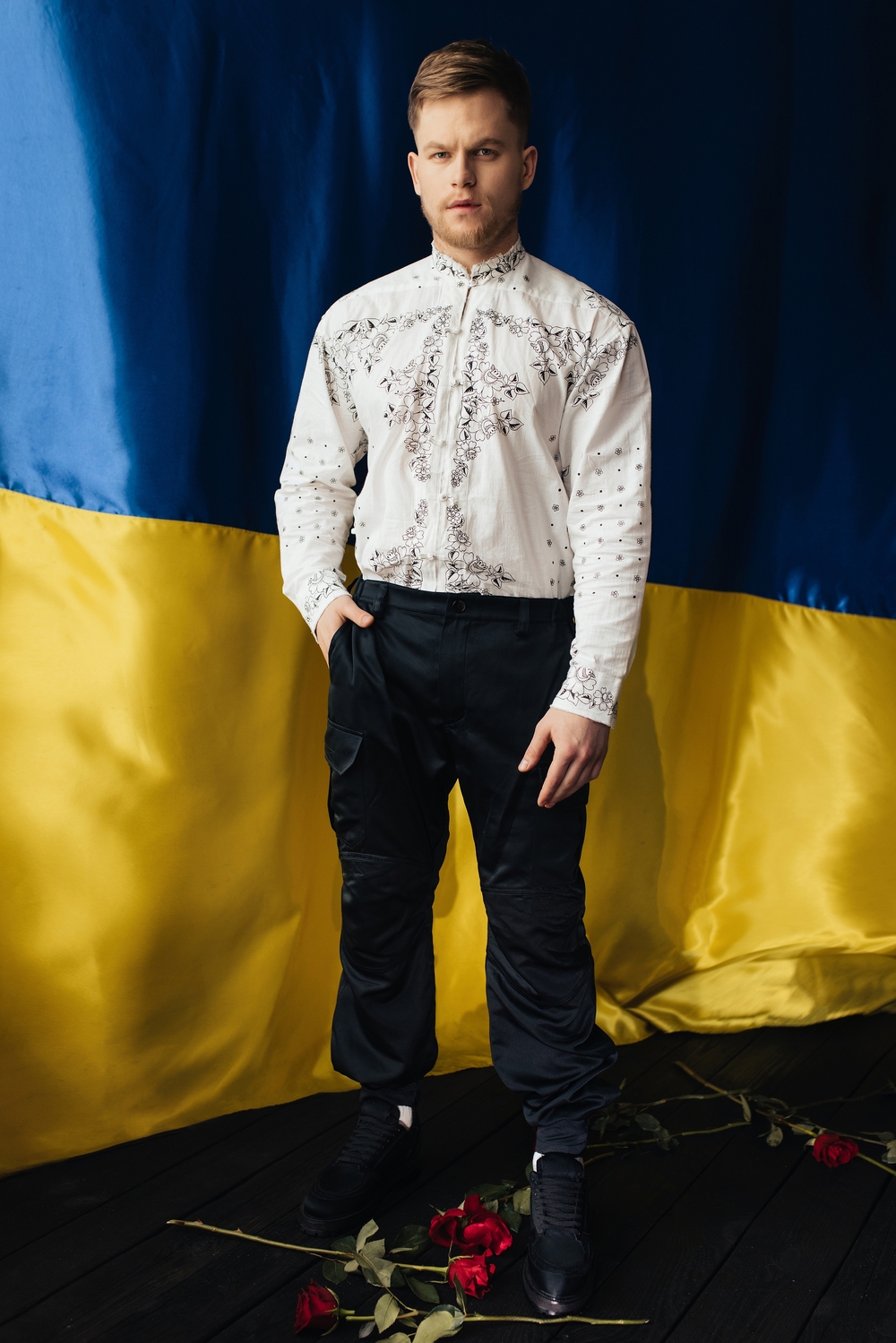 Украинский дизайнер, служащий в ВСУ, представил капсульную коллекцию одежды с военными мотивами - фото №4