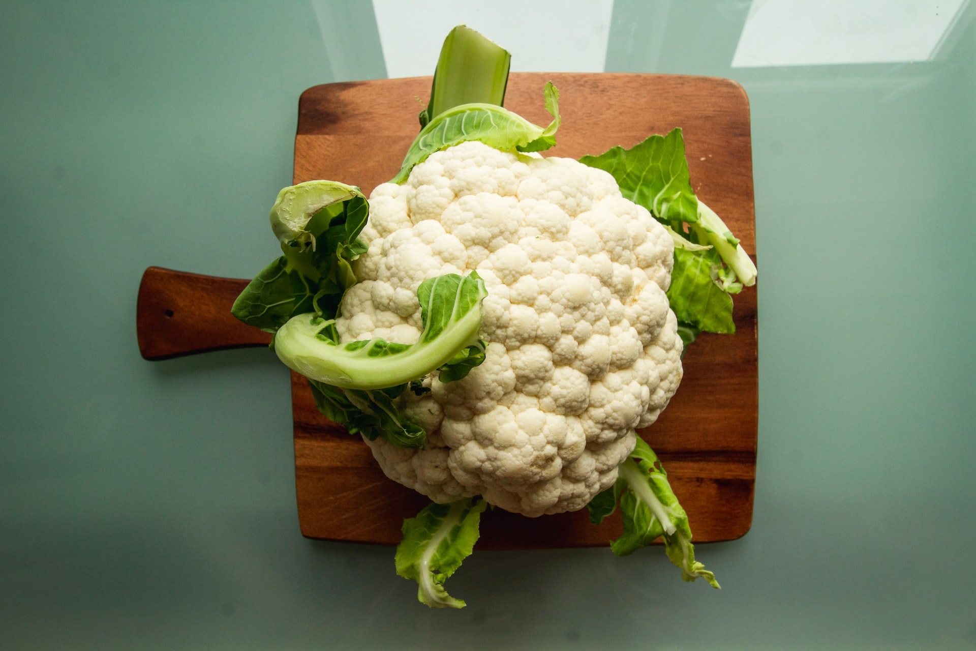 Как приготовить аромантую цветную капусту в кляре: простой рецепт - фото №1