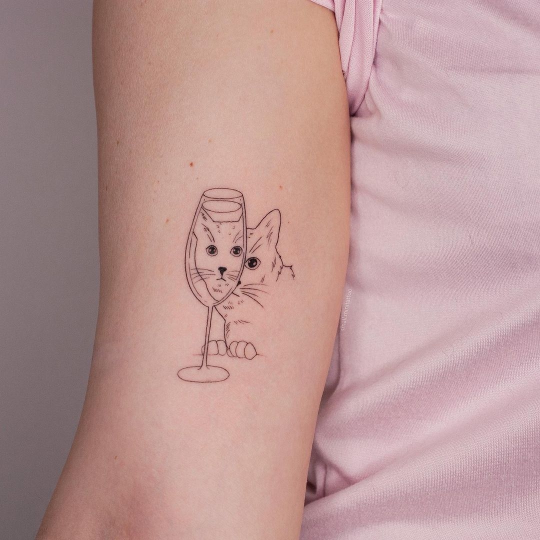 Мини-тату: необычные и оригинальные идеи татуировок - фото №14