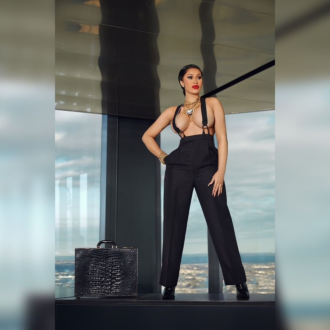 Рэперша Cardi B снялась в откровенной фотосессии для мужского журнала XXL (ФОТО) - фото №2