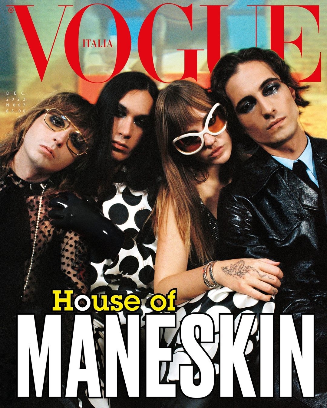 В дерзких нарядах от Gucci. Måneskin снялись в провокационной фотосессии для итальянского Vogue - фото №1