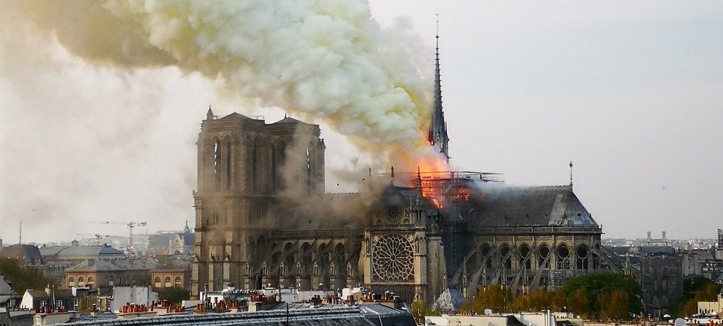 Собор Парижской Богоматери пожар