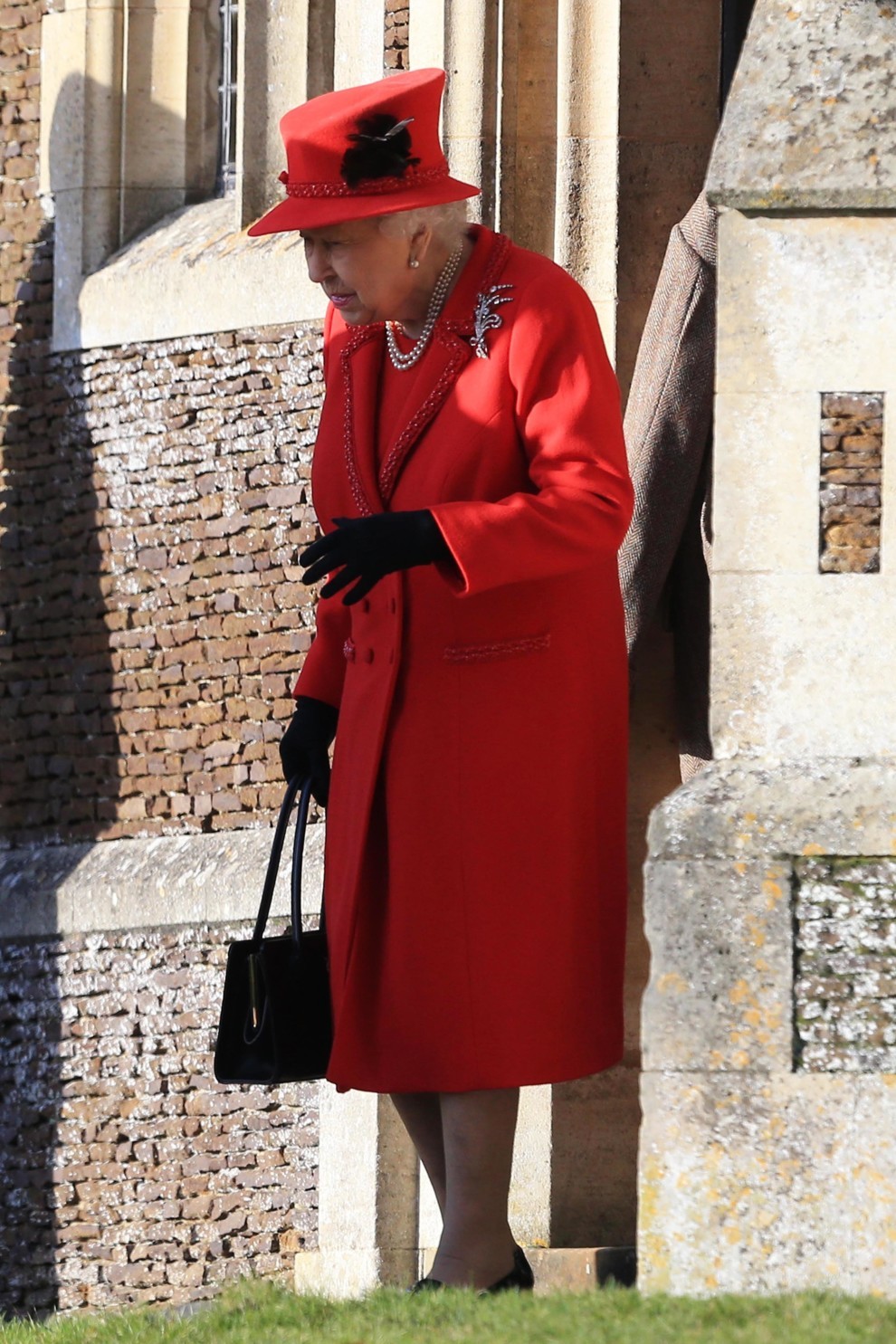 Кейт Миддлтон, принц Уильям с детьми, королева Елизавета II, принц Эндрю в церкви Святой Марии Магдалины на рождественской службе (ФОТО)